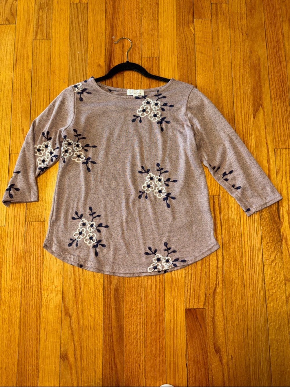 Lavender Floral Embroidered 3/4 Sleeve Tee
